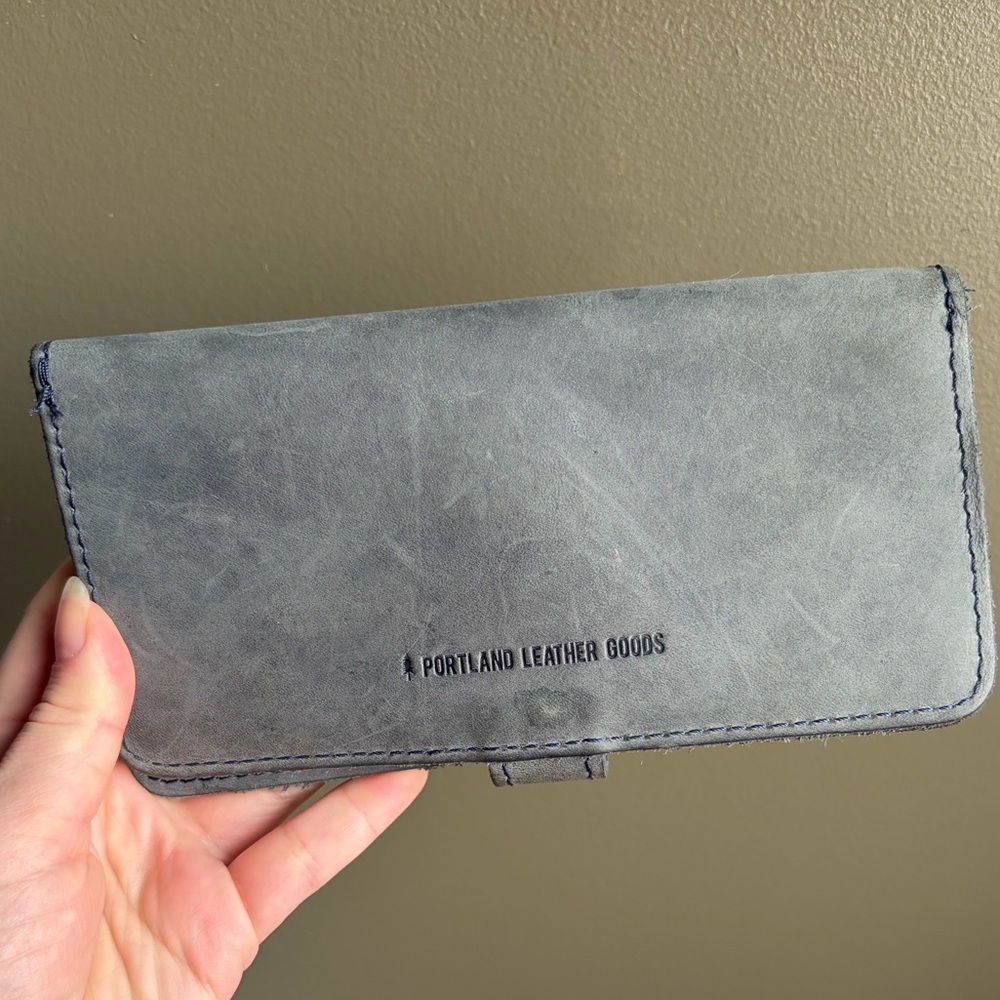 AP Portland Leather Large Bifold Wallet in Storm - Picture 3 of 4